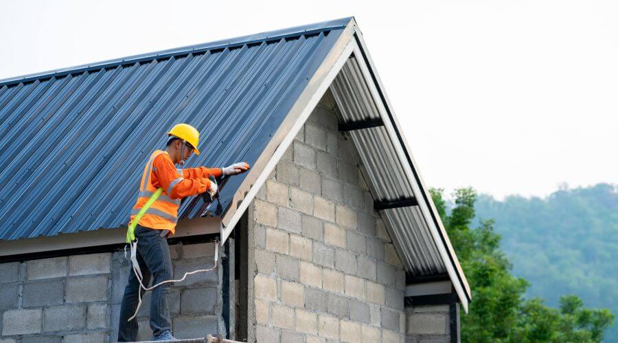 Expert Emergency Roof Repairs services in Lewisburg, KY